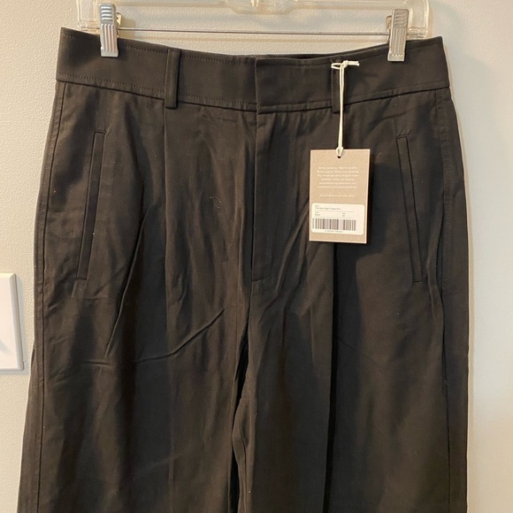 Everlane The Way High Drape Pant. Black, 12 short, high rise, wide leg, pleats. - Picture 4 of 10